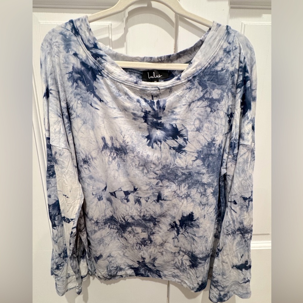 Lulu’s Boho Margaret Blue and White Tie-Dye Top Size Medium - Picture 8 of 8